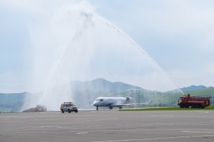 Ещё один первый прямой рейс авиакомпании «Ямал» встретили в аэропорту Горно-Алтайска